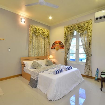 Starry Night At Ukulhas Hotel Exterior foto