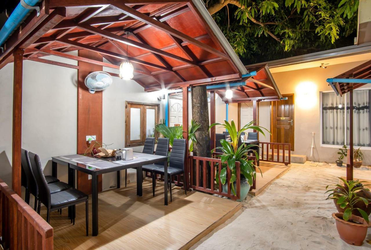Starry Night At Ukulhas Hotel Exterior foto